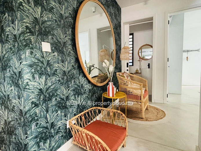 Roches Noires - Très beau duplex de 5 chambres avec rooftop et accès mer (Mandat exclusif)