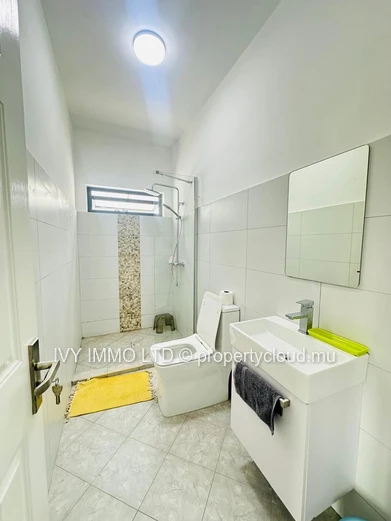 Villa à louer à long terme   Située à #trouauxbiches    | Piscine privée  Loyer 80 000 MUR.