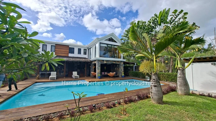 For Sale – Stunning Villa In Balaclava 