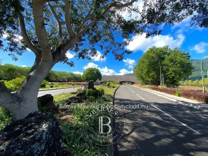 BLACK RIVER – Residential Plot with Mountain View