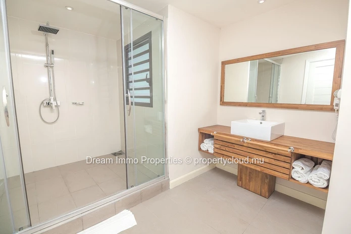 Superbe appartement duplex 2 chambres à 50m de la plage de Trou aux Biches – Ile Maurice
