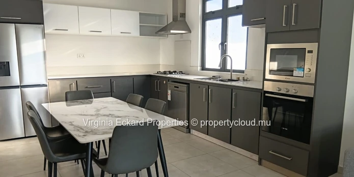 Maison moderne 4 ch à Grand Baie avec piscine privée