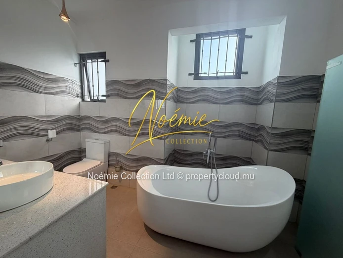 6-Bedroom Furnished Villa with Private Pool for Rent in Pereybere