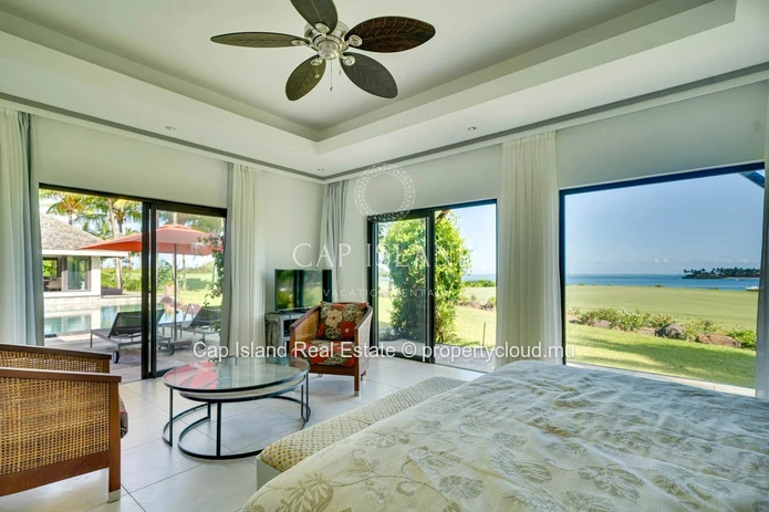 Anahita - Villa d'exception pieds dans l'eau, sur le golf