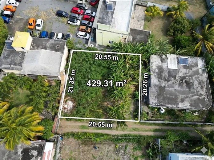 Plot of residential land of 430m² 