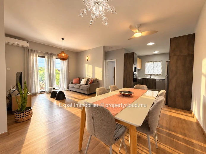 Brand-New 3-Bedroom Apartment with Pool & Panoramic Rooftop – Green Creek, Flic-en-Flac