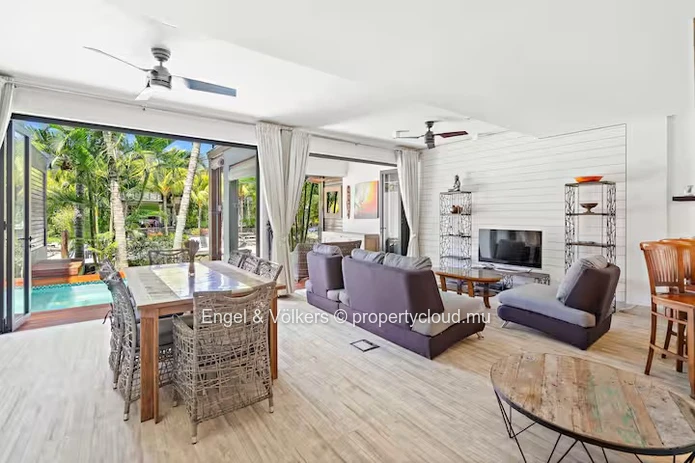 For Sale: Stunning 3-Bedroom Duplex and Private Pontoon at La Balise Marina