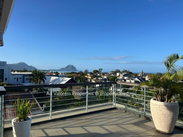 Superbe Penthouse Meublé à Louer à Black River – 150 m² (Mandat exclusif)