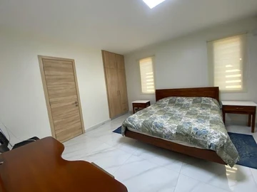 6 Bedroom House