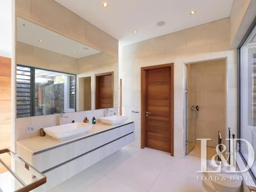 4 Bedroom Villa