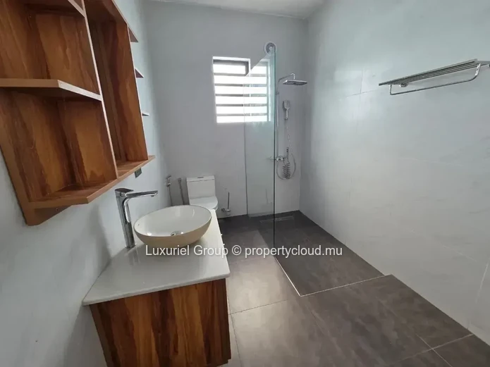 New Luxury Villa for Rent in Pereybere – Space, Comfort and Modern Living