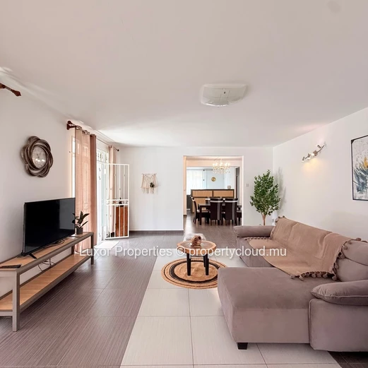 4-Bedroom Villa For Rent | Pointe Aux Canonniers