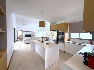 4 Bedroom Villa