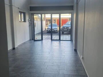 "Modern Office Space for Rent in Montagne Longue with Parking - 75m² - Only  RS 17 500 "