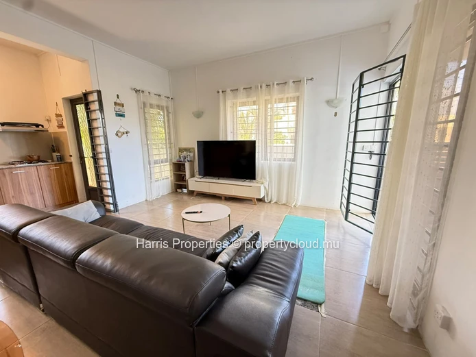 Appartement meublé au rez-de-chaussée à louer à Mon Choisy
