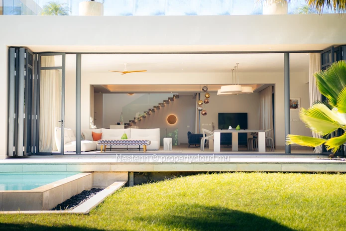 Exclusive designer villa with 5 bedrooms and breathtaking mountain views 