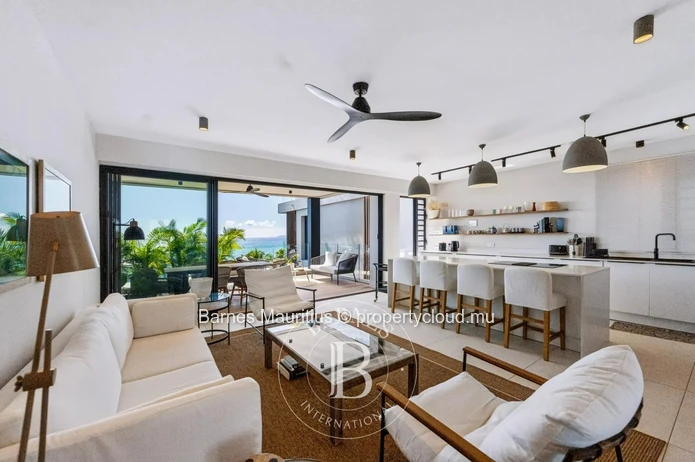 POINTE AUX CANONNIERS - sea view penthouse with 3 bedrooms