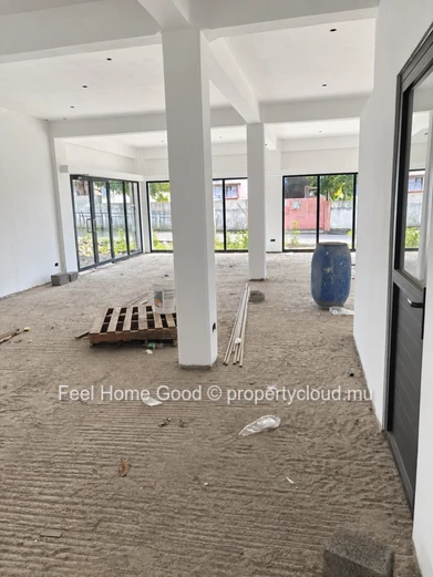 Commercial and Residential Building for Sale in Quatre Bornes – Approx. 400 m²