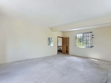 6 Bedroom House