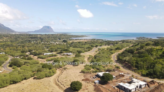 MAURITIAN CITIZENS ONLY | Domaine de Palmyre, Premium residential land, Tamarin / Black River