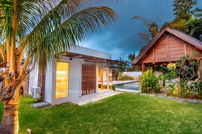 Domaine Clos du Littoral, Grand Baie  273m² habitables sur 754m² de terrain, 3 chambres, proche commodités, prix€.