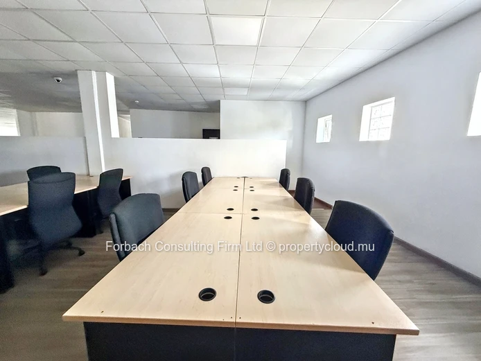 Bureau spacieux à louer – Emplacement idéal avec excellente accessibilité