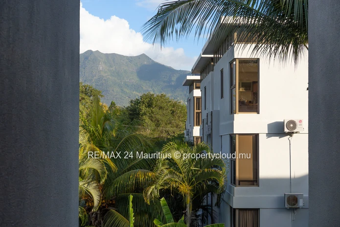 2-Bedroom Apartment near La Preneuse Beach