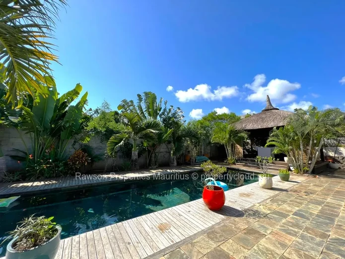 Villa de Luxe à Vendre à Pereybere, Grand Baie - 4 chambres, piscine, idéale pour étrangers