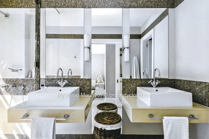 Elegance and Serenity - Prestige Golf Villa in Mauritius