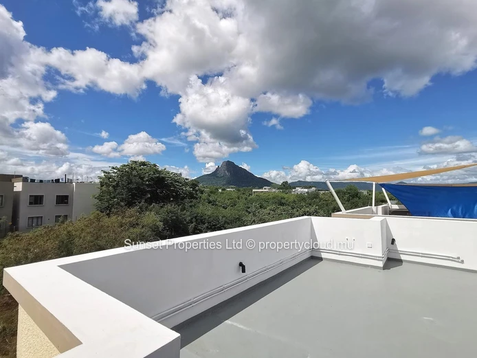 Penthouse | 3 Bedrooms | Private Rooftop