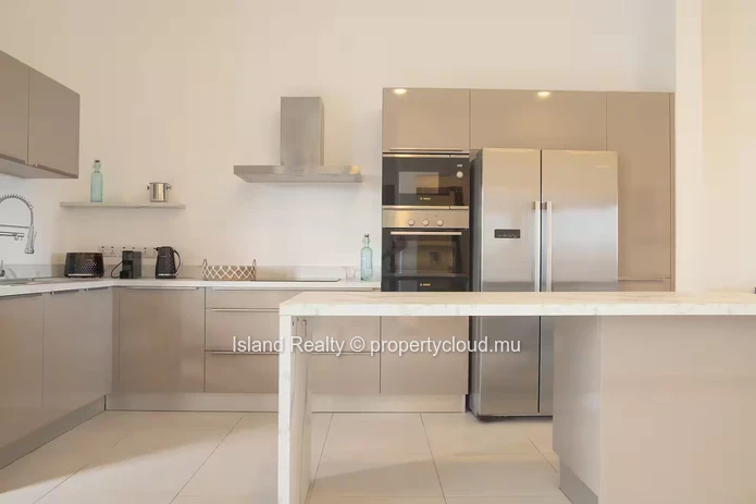 Appartement 248 m² avec vue mer dans résidence sécurisée – Pointe aux Canonniers