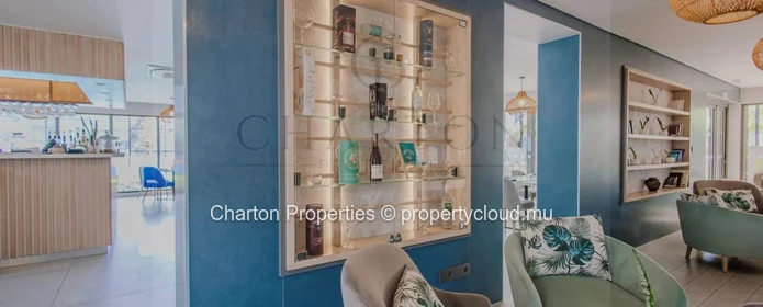 3-Bedroom Penthouse with Private Rooftop - The Privilege of the Heights