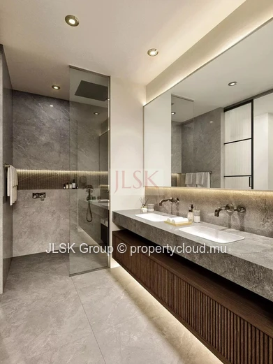 Exceptional Villa Facing the Golf Course