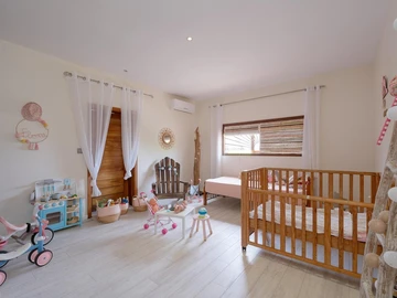 4 Bedroom Villa