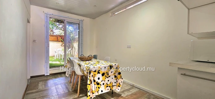 A louer : Maison de type townhouse, meublée et équipée de 118 m² à Bain Boeuf