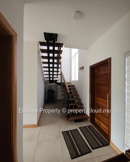 Maison Moderne en Résidence Sécurisée