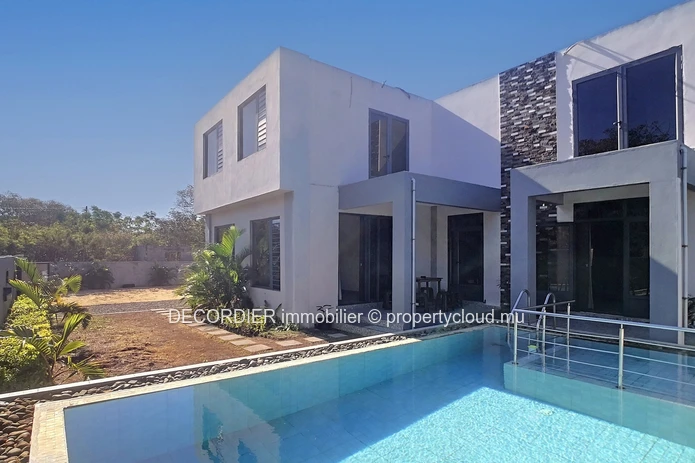 Modern house located 5 minutes from the beach