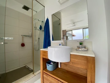 5 Bedroom Villa