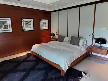 5 Bedroom Villa