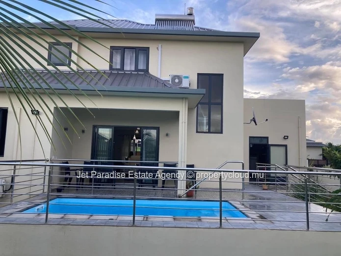 Beautiful Villa with Private Swimming Pool