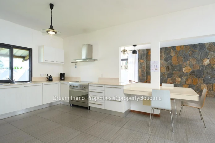 Seafront! Stunning 4-Bedroom Villa With Sea & Mountain Views In Belle Mare - Mauritius