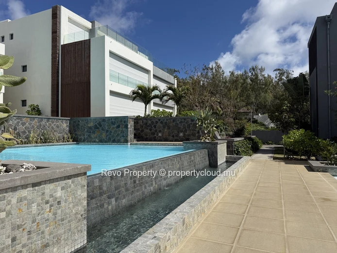 Modern Apartment Steps from the Ocean