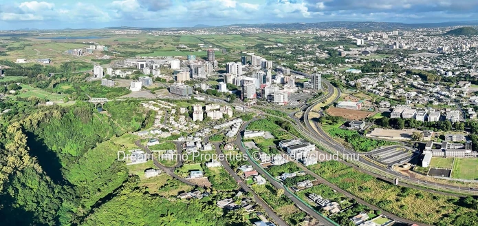 Appartements Et Penthouses Modernes Vue Montagne Proche Des Commodités À Ebene – Ile Maurice