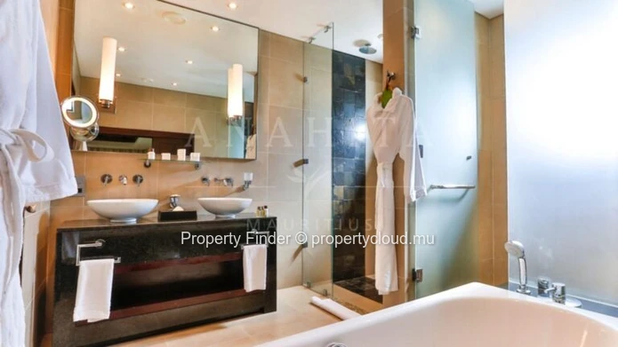 2-Bedroom Apartment with Sea Views