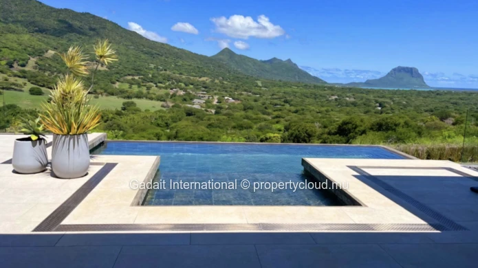 For Rent – Magnificent Luxury Villa in Domaine de Palmyre | Breathtaking Le Morne Views, West Coast of Mauritius