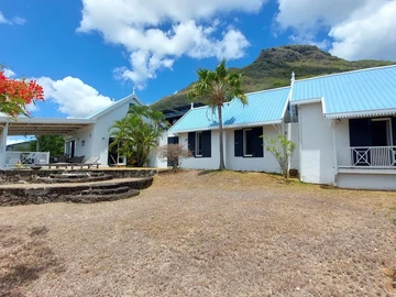 6 Bedroom House