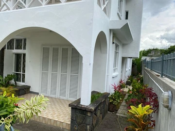 6 Bedroom House
