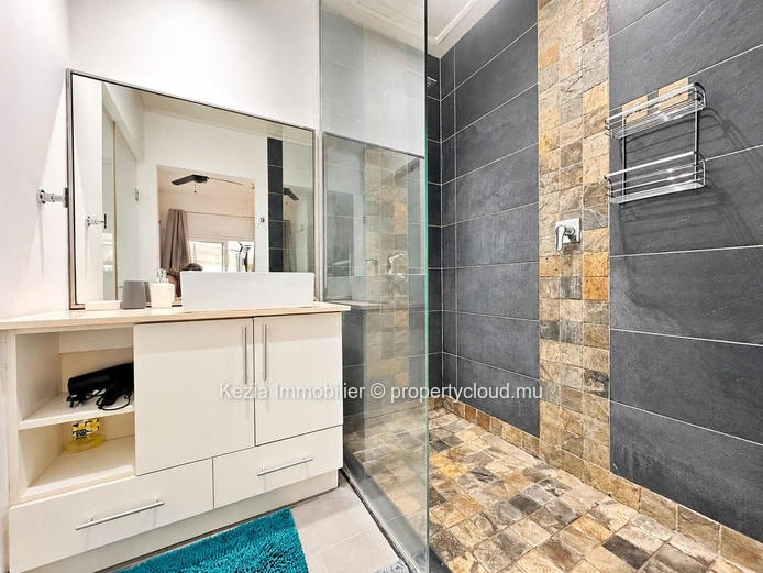 Appartement Avec Terrasse Et Jacuzzi À Proximité De La Plage