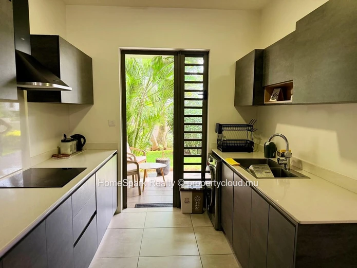 For Rent – Modern Ground Floor Apartment in Flic en Flac