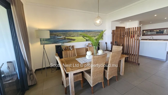 Superbe penthouse avec vue imprenable sur la mer et équipements adaptés aux familles